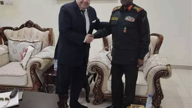السفير المصري في الخرطوم يلتقي الأمين العام لمجلس السيادة الانتقالي