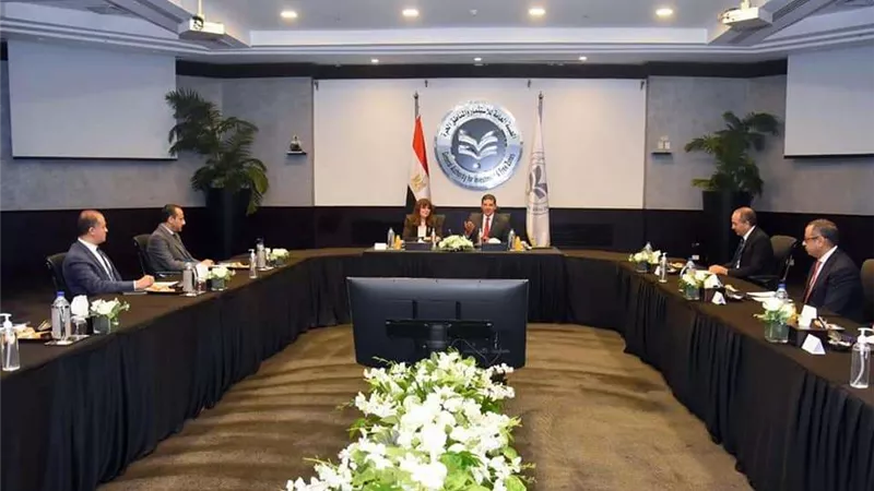 الهجرة: سيتم إعداد قائمة تشمل المستثمرين المصريين بالخارج للترويج للخريطة الاستثمارية لمصر