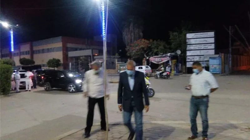 محافظ القليوبية يتابع في جولة ليلية الالتزام بحظر التجوال بالخانكة