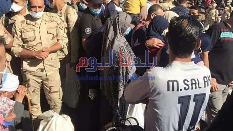 في أول يوم عمل.. زحام شديد من المواطنين بمحطتى قطار المحلة وطنطا
