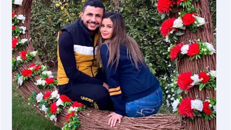 منة عرفة تحذف صور علي غزلان.. والأخير يرد بطريقة غير متوقعة