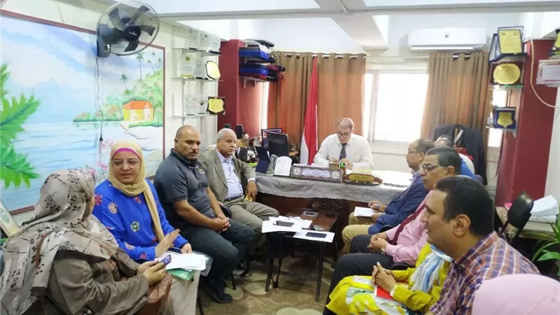 عقد الجلسة الأولى للجنة المحلية المشرفة على مشروعات وبرامج التغذية المدرسية