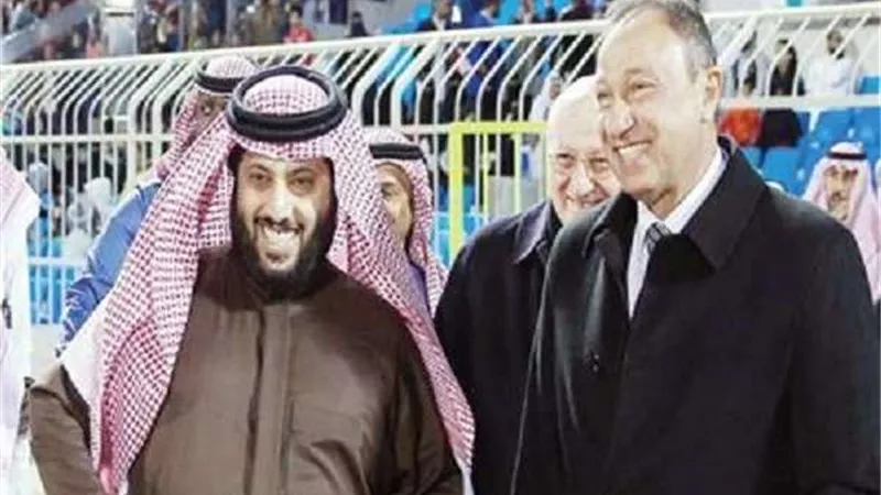 قرارات نارية لمجلس الخطيب.. سحب الرئاسة الشرفية من تركي آل الشيخ ومعاقبة حسام عاشور