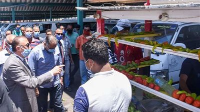 جولة مفاجئة لمحافظ الإسكندرية بالموقف الجديد.. ويأمر بالتحقيق الفوري لعدد من المخالفات