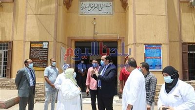 نائب محافظ المنوفية يتفقد مصابي كورونا بمستشفيات منوف وسرس الليان