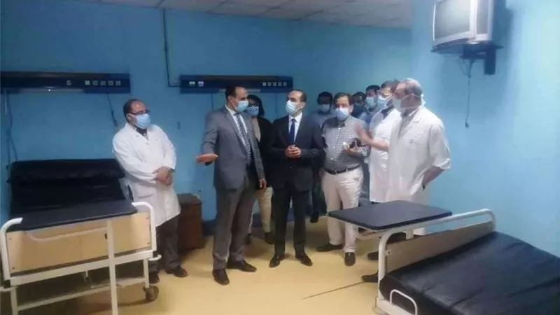 بالصور.. نائب محافظ سوهاج واللجنة المشكلة يتفقدون معهد القلب والجهاز الهضمي