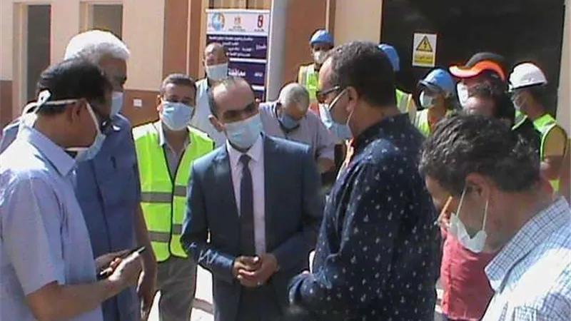 نائب محافظ سوهاج يتفقد مشروعات برنامج التنمية المحلية لصعيد مصر (صور)