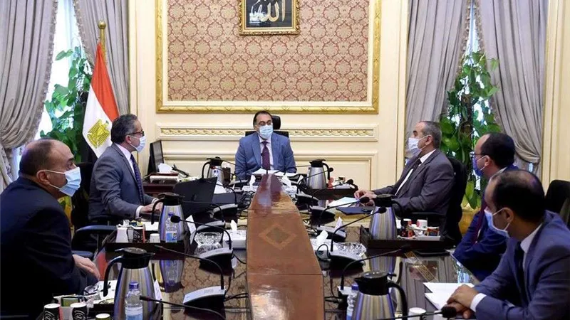 رئيس الوزراء يتابع موقف عدد من مشروعات محافظة الإسكندرية