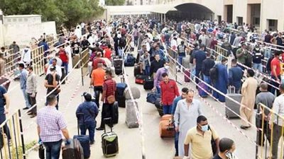 اليوم.. تسيير 3 رحلات مغادرة للعاملين المصريين العالقين بالكويت