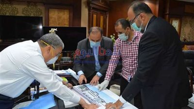 محافظ المنيا يبحث مع وفد دلتا تكستايل إجراء توسعات بالمصنع