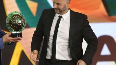 مدرب الجزائر ينفي اتصاله بلاعب فرايبورج وحارس مرمى ريال مدريد
