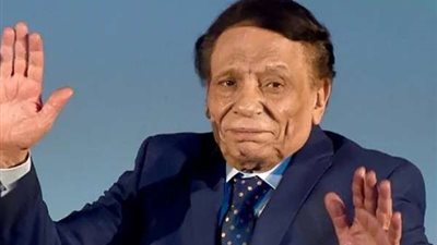 شاهد ..  أحدث ظهور للزعيم عادل إمام برفقة عمر متولي