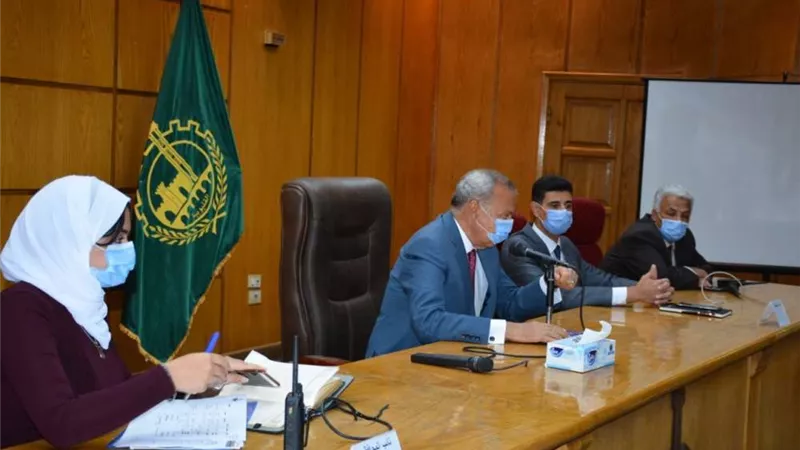 محافظ القليوبية يعقد اجتماعا تنسيقيا بشأن المحور المزمع إنشاؤه على الضفة الشرقية للرياح التوفيقي