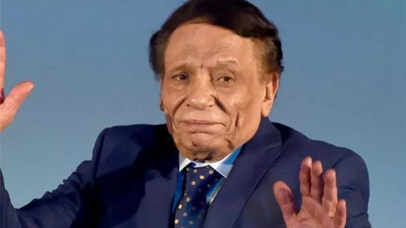 شقيق عادل إمام يكشف حقيقة إصابة الزعيم بالزهايمر