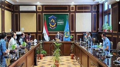 رئيس جامعة دمنهور يتابع الانتهاء من مشروعى كلية الطب والمستشفى الجامعى