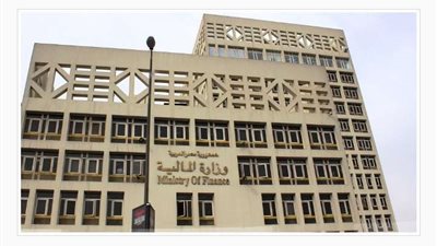 أحمد موسى يستعرض حجم دين الحكومة مقارنة بالناتج المحلي.. فيديو
