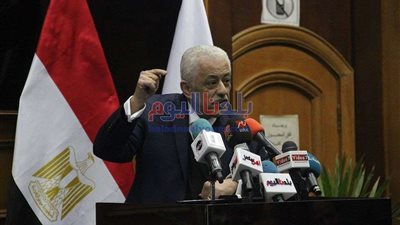 وزير التربية والتعليم: اللجنة لا تزيد عن 11 طالب