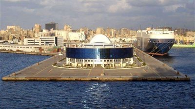 تستوعب 1.5 مليون حاوية مكافئة.. شاهد محطة تحيا مصر بميناء الإسكندرية