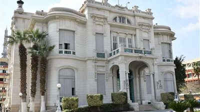 غداً.. جامعة عين شمس تضاء بالنفسجي احتفالا باليوم العالمي للألزهايمر