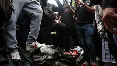 شاهد.. احتجاجات بريطانيا تطيح برمز تجارة الرقيق