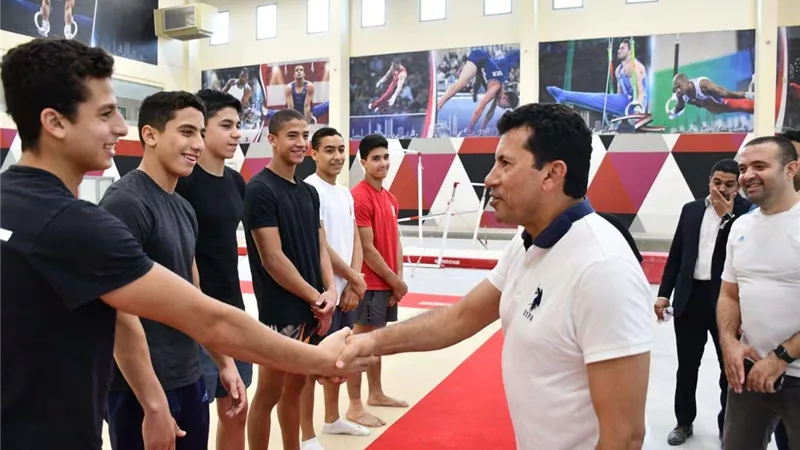 وزير الرياضة يشهد تدريب منتخب الناشئين للجمباز بالمدينة الرياضية بالعاصمة