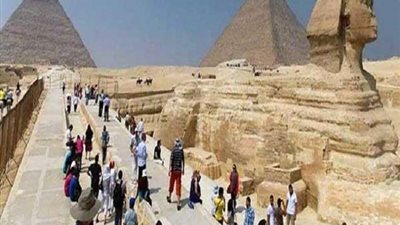 السياحة تبدأ فحص طلبات الفنادق لعودة النشاط قريبًا بالبلاد