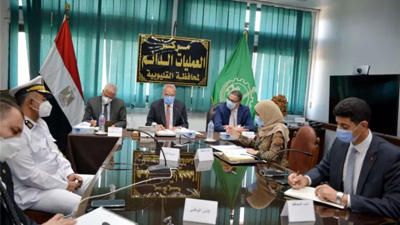 محافظ القليوبية ورئيس جامعة بنها ومدير الأمن يعقدون اجتماع اللجنة العليا لكورونا