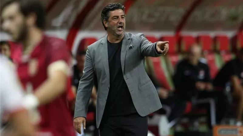 فيتوريا يكشف سبب استبعاد عواد من قائمة منتخب مصر