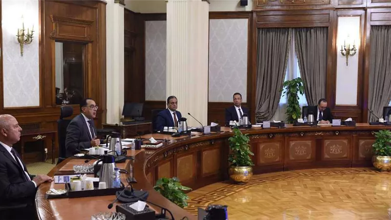 رئيس الوزراء يتابع الموقف التنفيذي لمنظومة النقل الذكي
