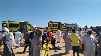 إصابة 4 أشخاص في حادث تصادم بطريق الواحات البحرية