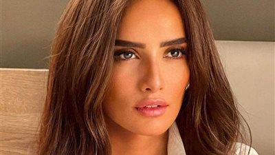 زينة تتصدر التريند بـ اللية واللي فيها