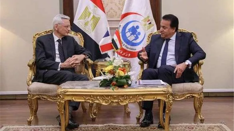 وزير الصحة يبحث مع سفير فرنسا بالقاهرة التعاون في القضاء على قوائم الانتظار