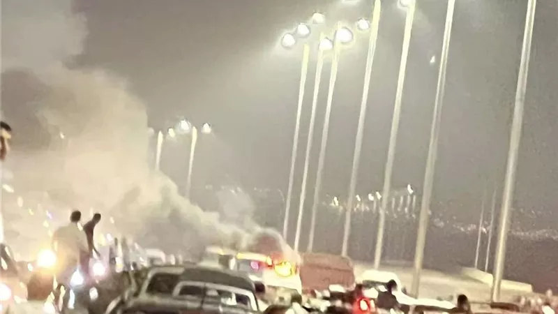حريق بسيارة ملاكي يتسبب في شلل مروري بمحور 26 يوليو
