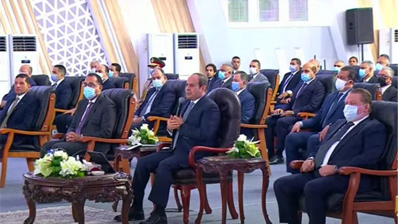 الرئيس السيسي: العمالة المصرية أجورها مقارنة بأي دولة من كتير