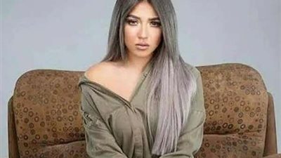 من على البحر| إطلالة غريبة للنجمة سارة سلامة في أحدث ظهور لها
