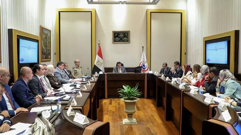وزير الصحة يترأس الاجتماع الأول لمجلس مراقبة عمليات الدم