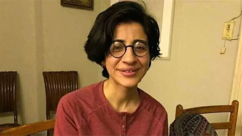 من المثلية الجنسية للانتحار خارج مصر.. القصة الكاملة للناشطة سارة حجازي