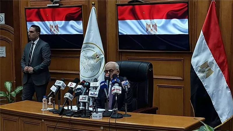 وزير التعليم لـلطلاب: 