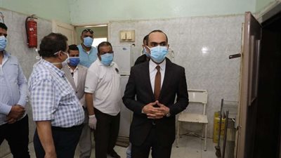 بالصور.. نائب محافظ سوهاج يتفقد مستشفى المنشاة المركزي