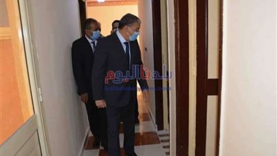 محافظ المنيا يتابع تجهيز عمارتين بالإسكان الاجتماعي لعزل الحالات الإيجابية البسيطة بكورونا