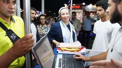 وزيرة البيئة تتابع  أعمال حملة الحد من أستهلاك الأكياس البلاستيكية بشرم الشيخ