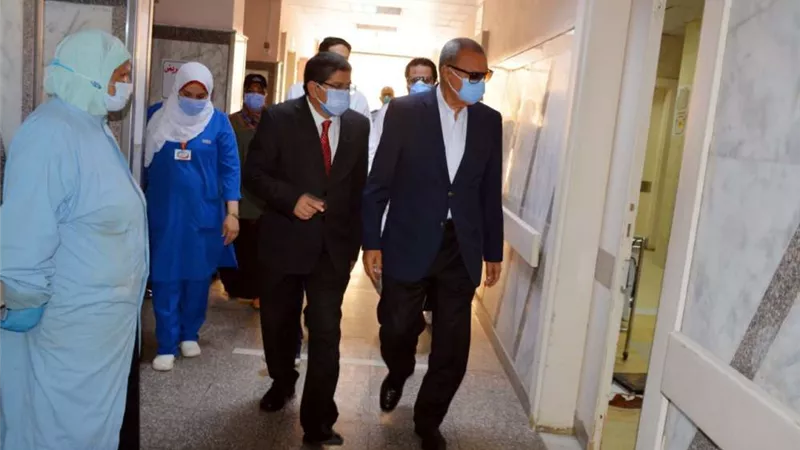 محافظ القليوبية يتفقد مستشفى التأمين الصحي ببنها