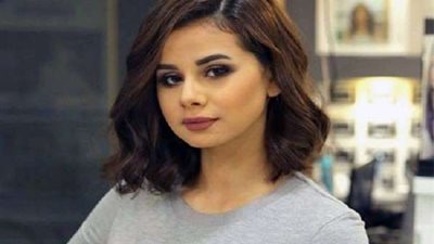 بفستان مكشوف.. منة عرفة تثير الجدل في أحدث ظهور لها