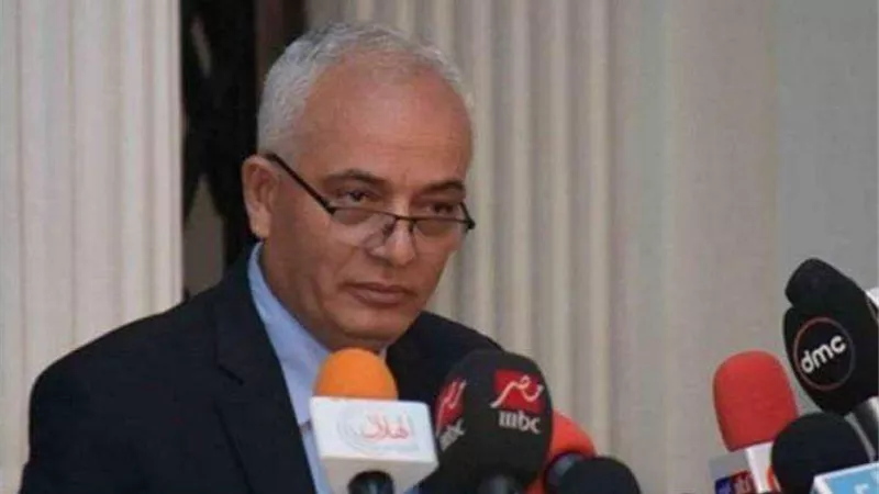 وزير التربية التعليم يوجه بعدم ربط تسليم الكتب بسداد المصروفات الدراسية