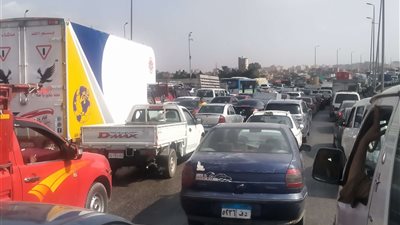 النشرة المرورية.. زحام شديد بشوارع وميادين القاهرة والجيزة.. صور
