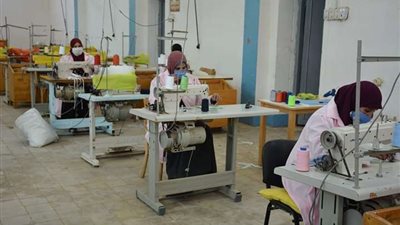 ضبط مصنع للمستلزمات الطبية بداخله 76000 كمامة مخالفة بالقاهرة