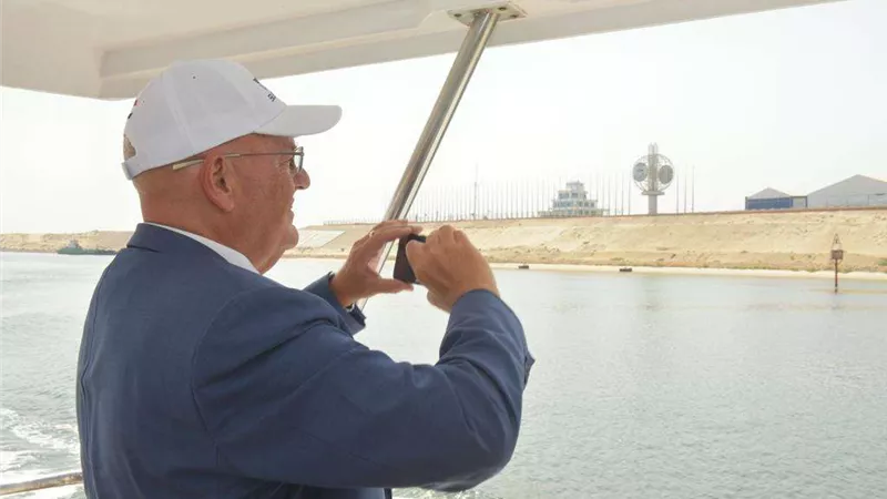 الفريق أسامة ربيع يبحث سبل التعاون المشترك  مع رئيس مجلس بورصة البلطيق للشحن البحري