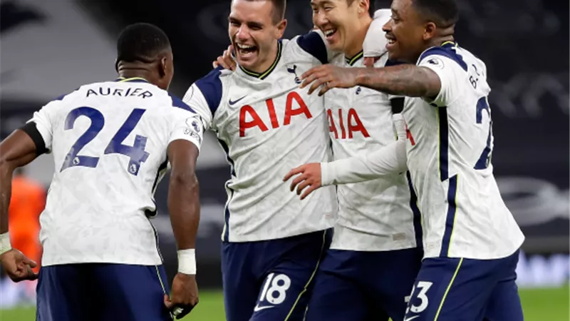 معلق مباراة توتنهام واينتراخت في دوري أبطال أوروبا