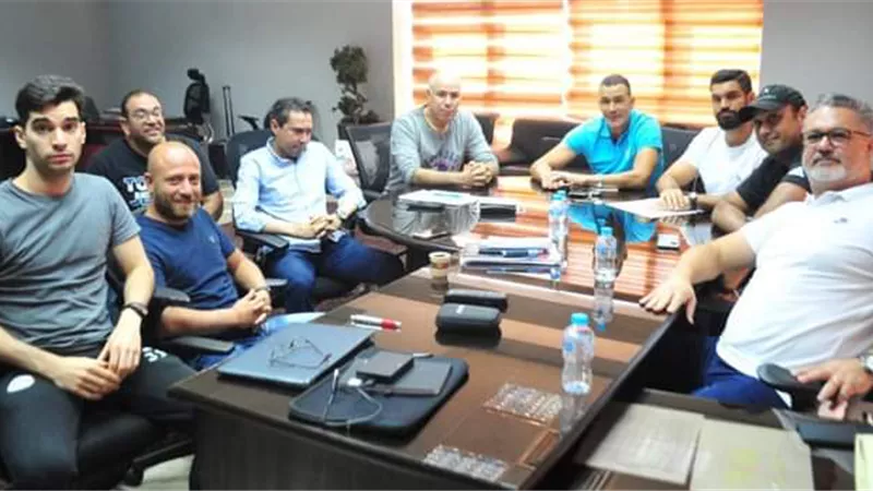 بركات يجتمع بـ ميكالي لمناقشة ترتيبات معسكر المنتخب الأولمبي القادم