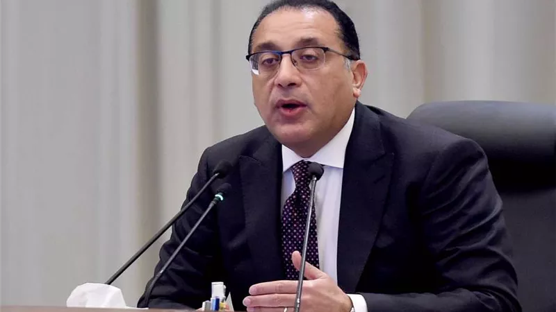 مد عقد التشغيل والصيانة مع 